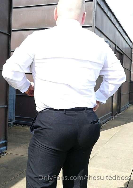 thesuitedboss image #4
