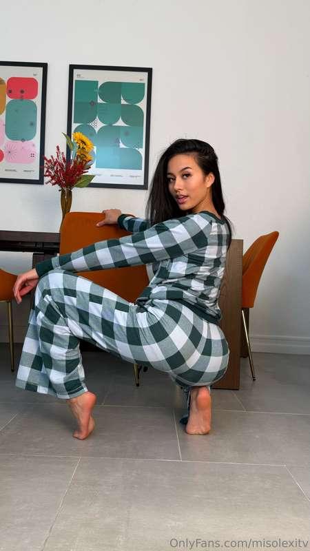 Curves like this weren't made to be admired from a distance...