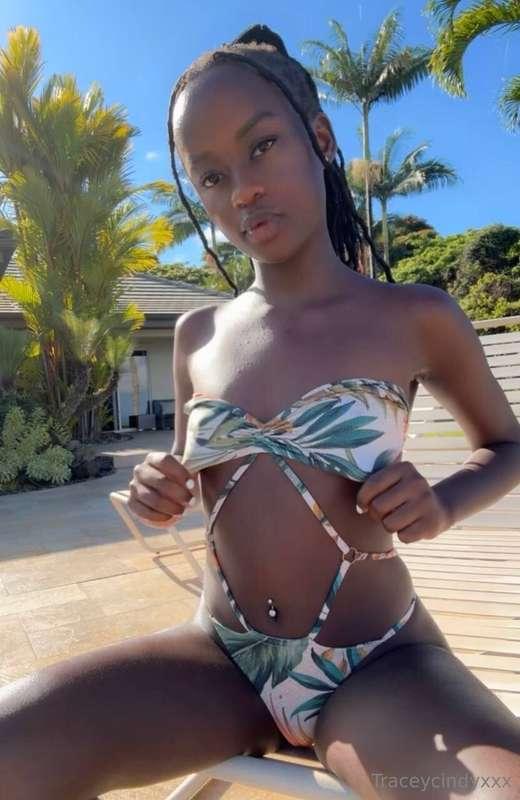 Just me looking like your next weakness 😈