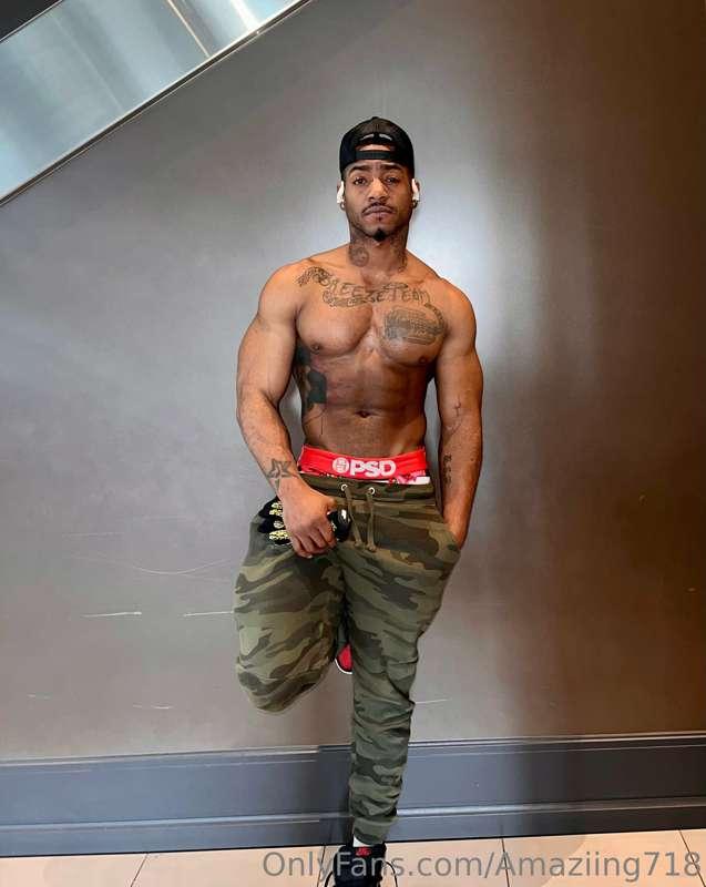 I keep my shit tight so I can pick these thick Bitchsx up & ..