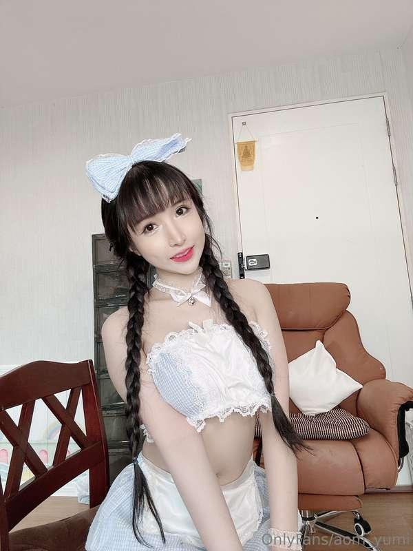 Stay with me I will serve you honey ☺️