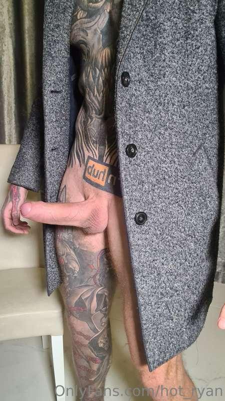 Do you like how I'm dressed? 😈