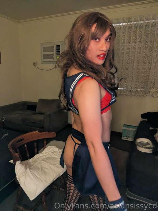 STORY TIME: HAVING FUN AT A HOTEL (9 photos, 1 screenshot co..