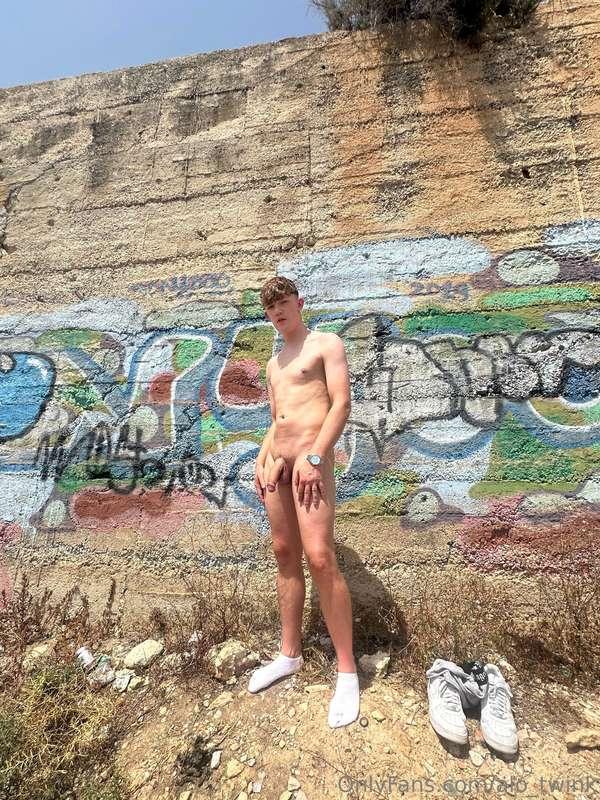 Would you let me 💦 on your face?