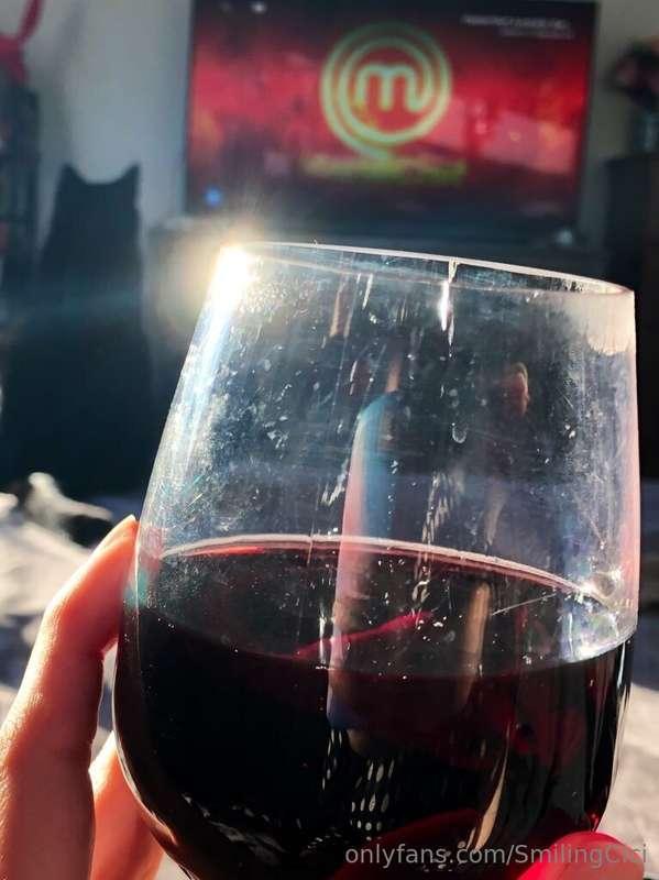 The perfect evening 🥹🐈‍⬛🍷👩🏻‍🍳Masterchef Australia is by and ..