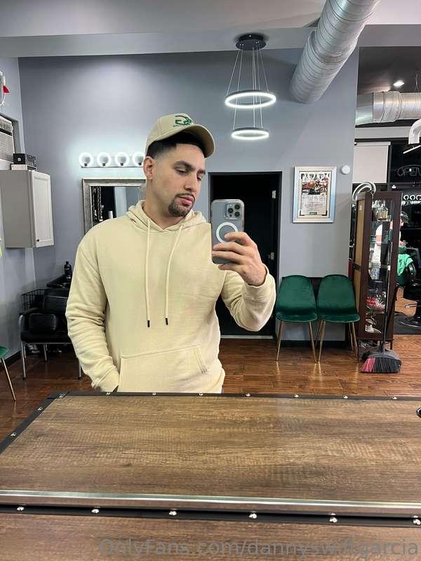 I wear snap backs but I’m cap free 🧢 ❌