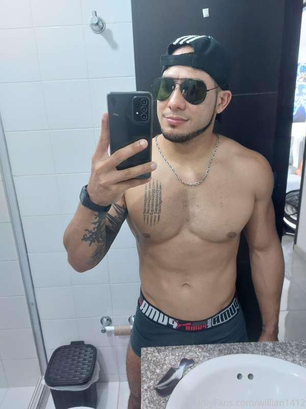HEY YOU.  GIVE ME A KISS 😘