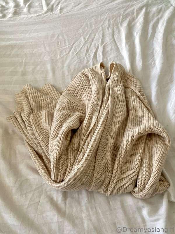 NEW Video!✨
Sexy Sweater Strip 🍂🍁
(*Solo - 3:03)* $30

After..