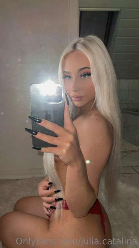 swipe for seeing my ass 🙈