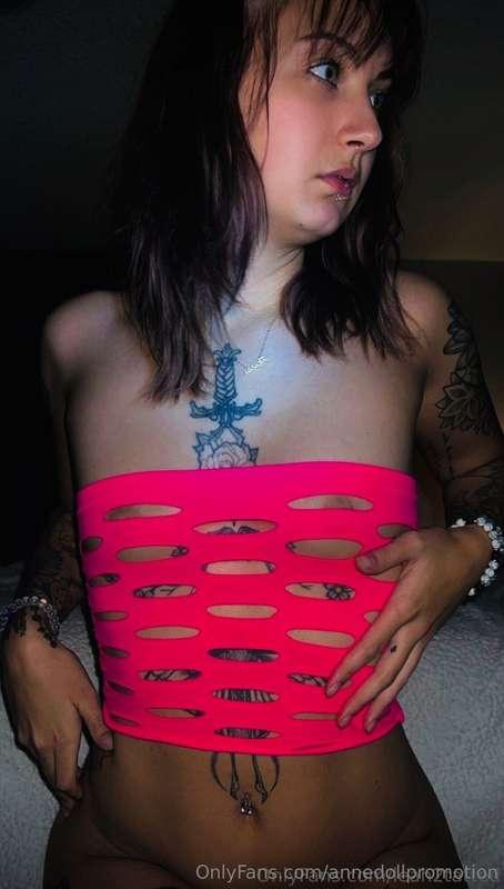 @leah2tattedYou found me, your tall tatted 24 y/o beauty wit..