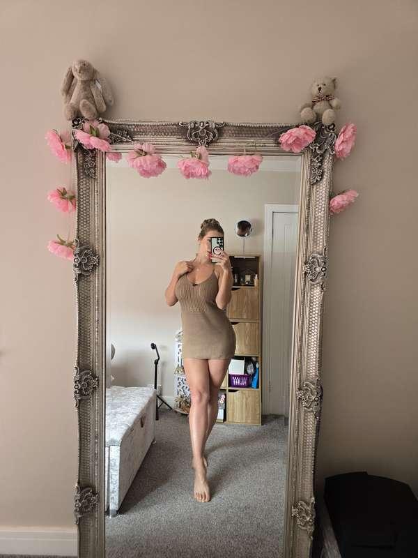 Happy Frikin Friday my loves 🥳Stay tuned for a raffle 🤗