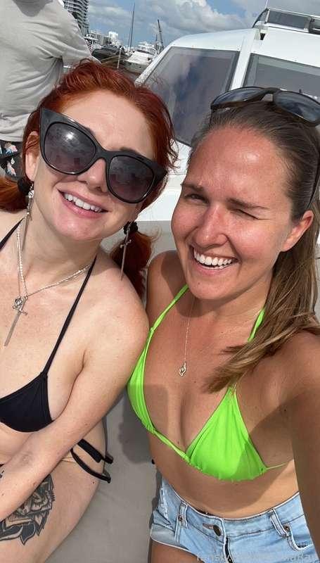 i dunno why i didn't have my sunglasses on, it was really sunny 😂 with @goddesssylvanas #fyp
