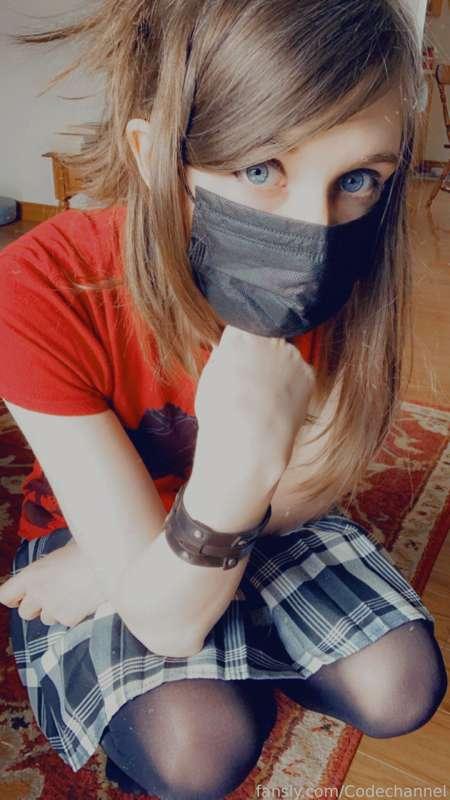 Some more photos for Mon-Wednesday!! Been dealing with a flea problem here, and I'm kind of bitten up a little 💦💦 Fortunately I got most of these photos before the worst of it!! Nothing too spicy this week, but probably still enjoyable! 
#trans #transgirl #transgender #fluid #femboy #strip #snaps