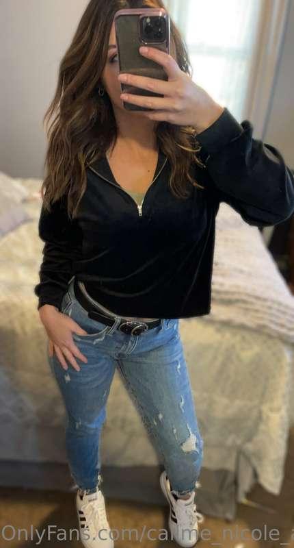 Going out for dinner in a bit! Buy me a drink 🥃 and I’ll sen..