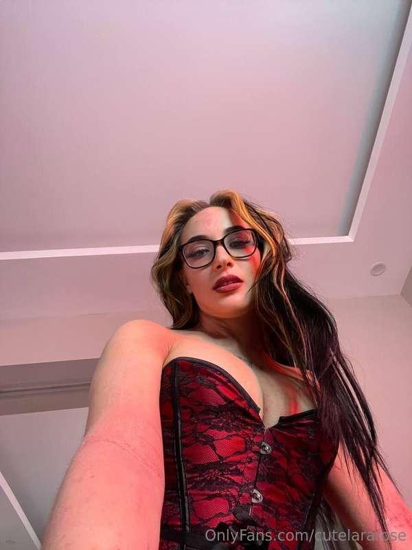 I can't decide… do I look better with or without glasses? 🤓😈..