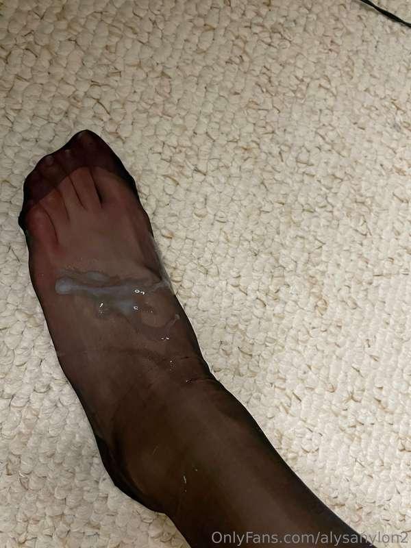 Here is the result when I wear beautiful nylon stockings😜😈 V..