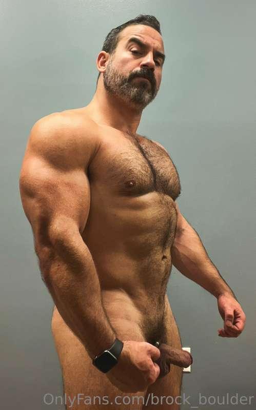 Snapped some pics after a very solid chest and triceps lift...