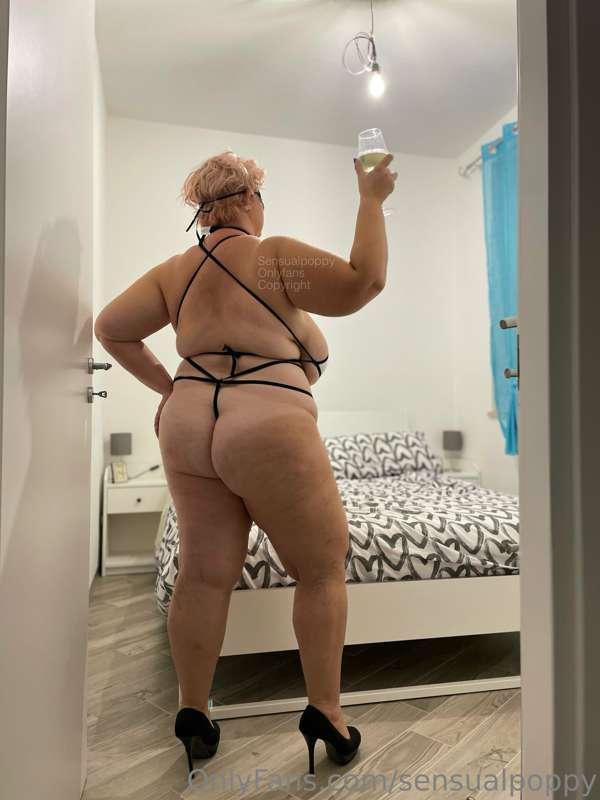 new set coming tomorrow….  remember that if you like underwe..