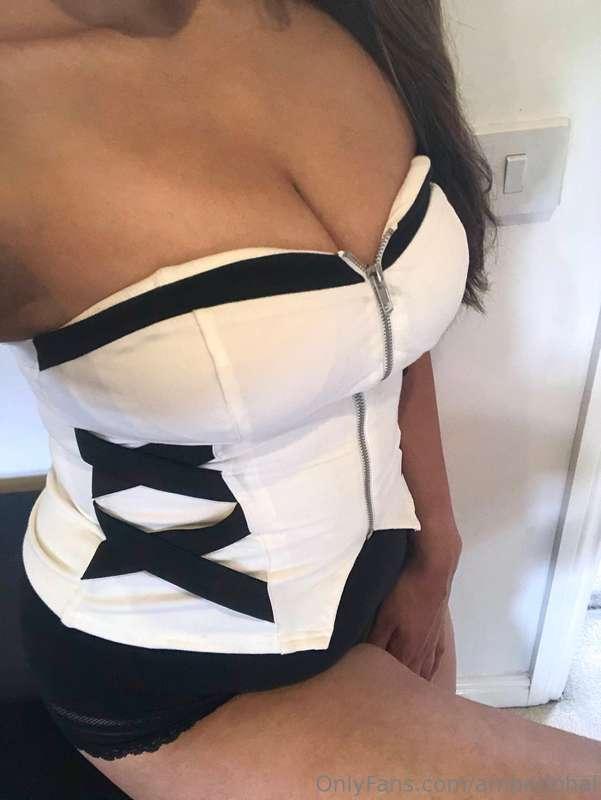 The zipper's got no chance...💪🏽