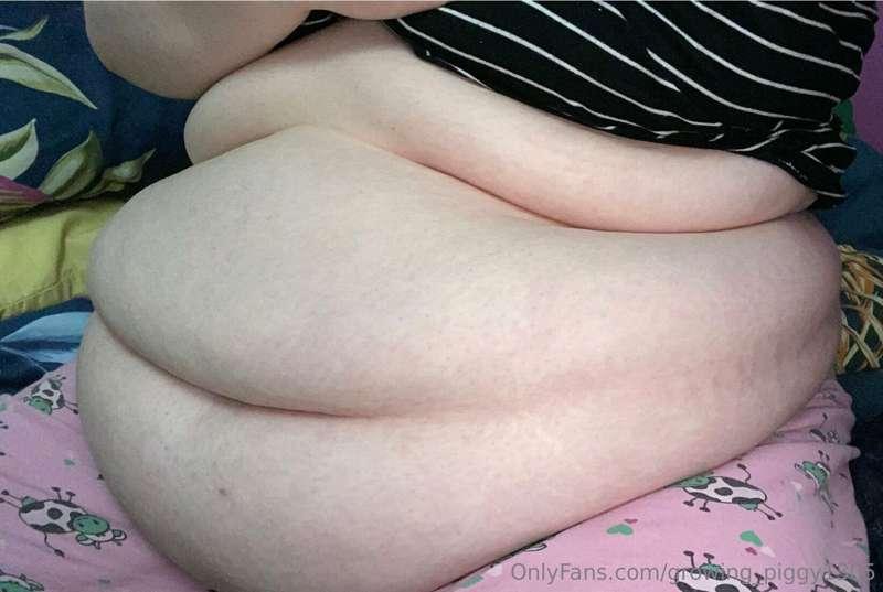 Tried on an old t-shirt (size large) and some belly play! Bo..