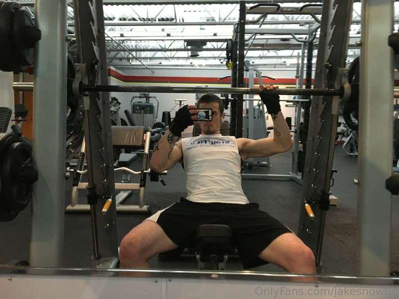 🔥 🍆 🍑 💪 Trying Out Different Looks. Can’t decide whether I w..