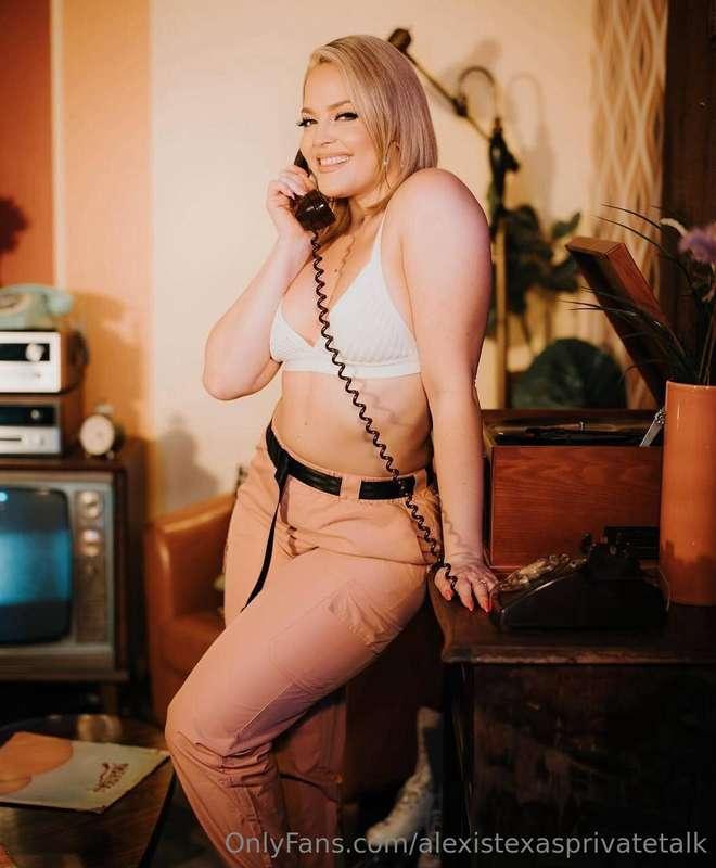 Soft smiles, strong energy — and even more behind the scenes..