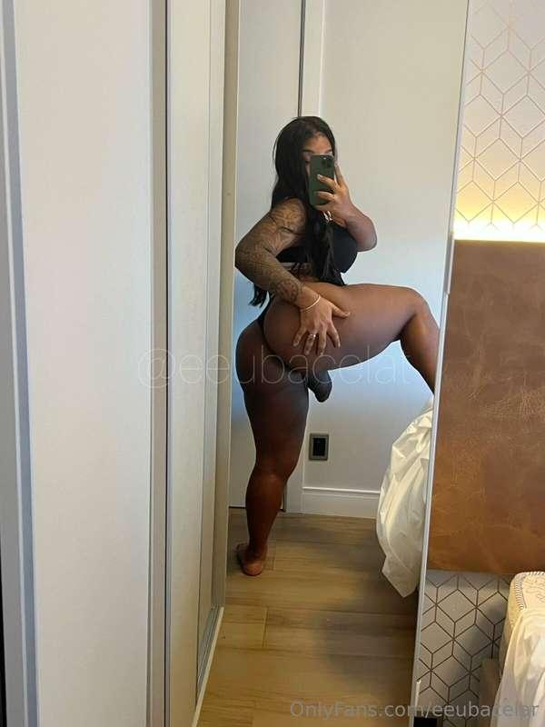Honey, I'm available for sexting, come on, don't be shy with..