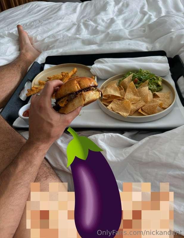 Lunch time! What are you guys having?! ;)