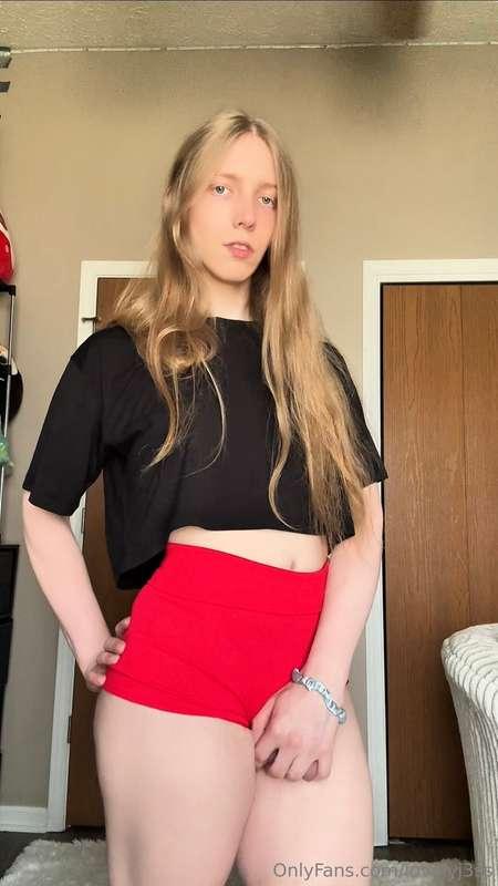 Come play with me in DMs 💋