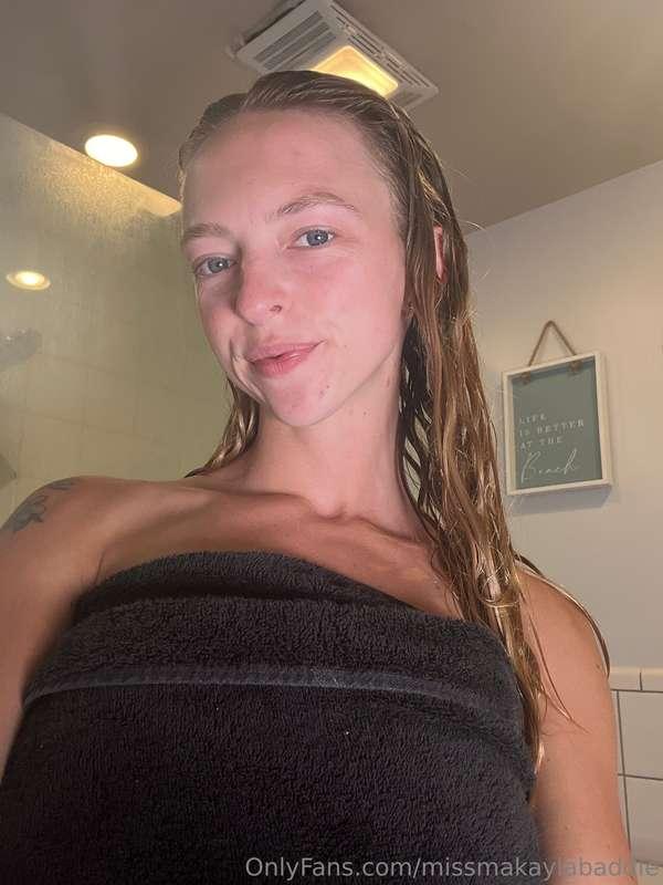 Would you bend me over in the shower? 💦