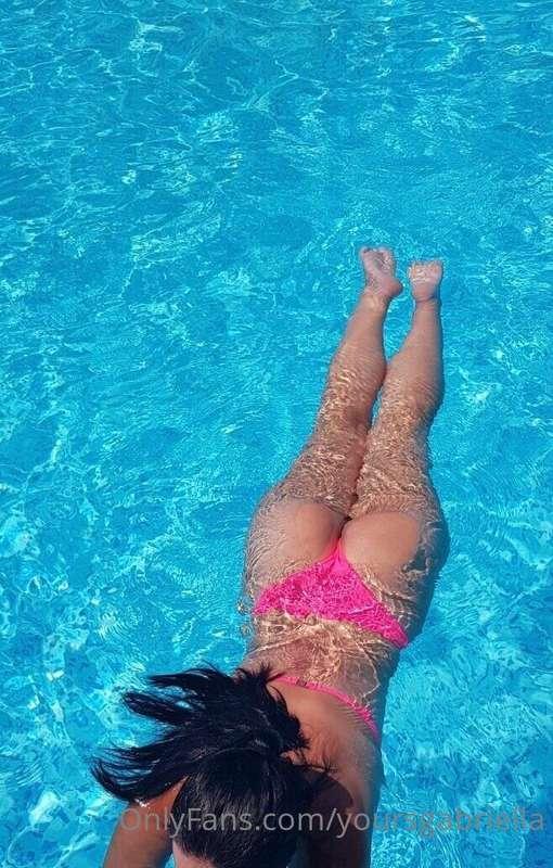 do you like the view? 😇 Check your DMs for my latest B/G Vid..
