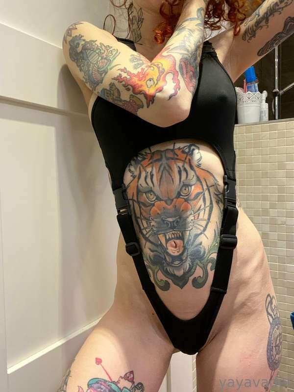 Hi babe 😈 do you like what you see? Come to the dark side, g..