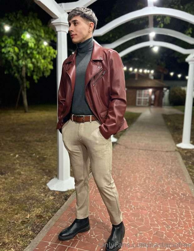 Do you like seeing me so elegant? 😘 
