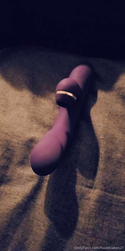 New toy!!!who wants to watch me use it first 😈