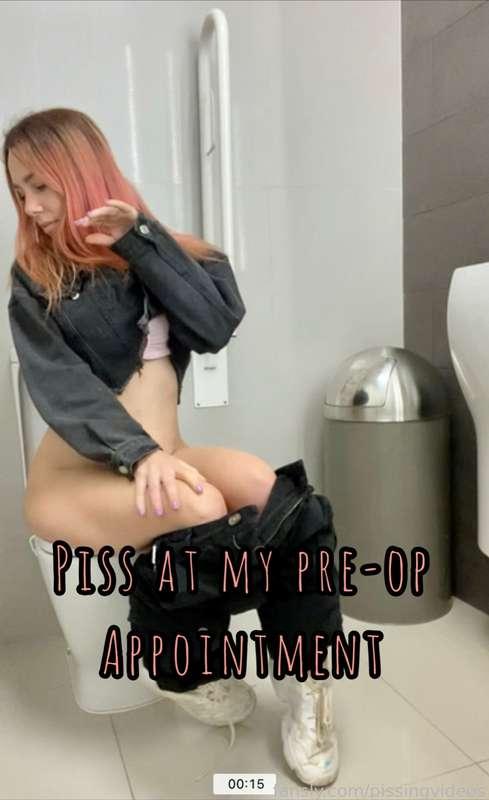 pissingvideos image #0