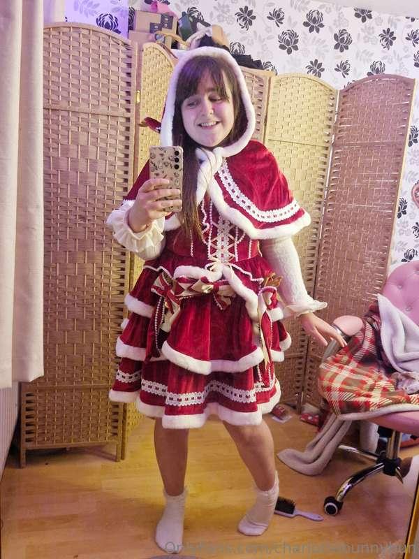 Merry Christm-ASS! 🍑❤️💕🥰My Christmas dress arrived! I love i..
