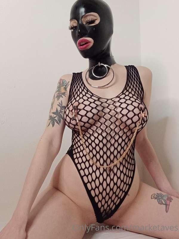 This might be my new favourite outfit. These nipple clamps m..