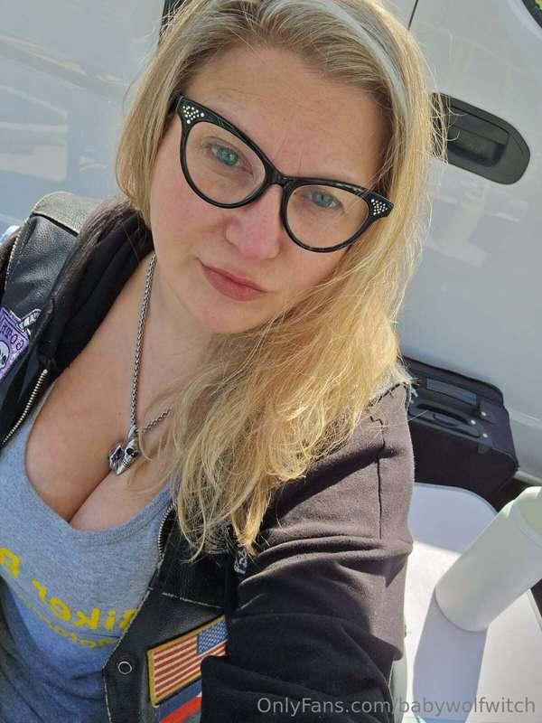 Second job today xo msg me some hot cock to keep me nice and..