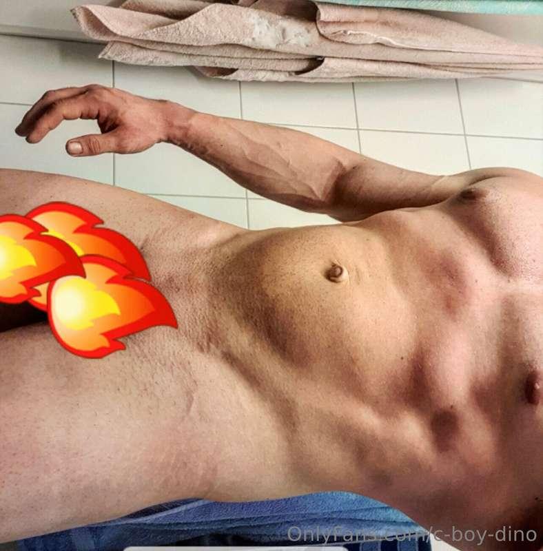 Wanna see more? DM me 😏🔥