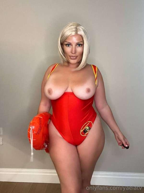 She is ready to sext with you 🥵 - come and be part of her wi..