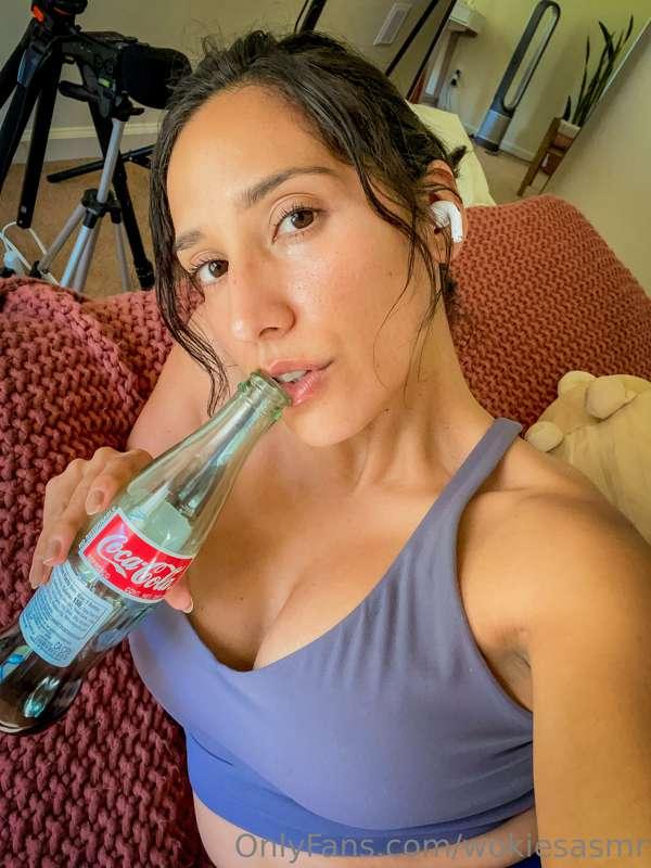 Happy Monday. ♥️ Have a Mexican Coke and relax. 💋
 *I will b..