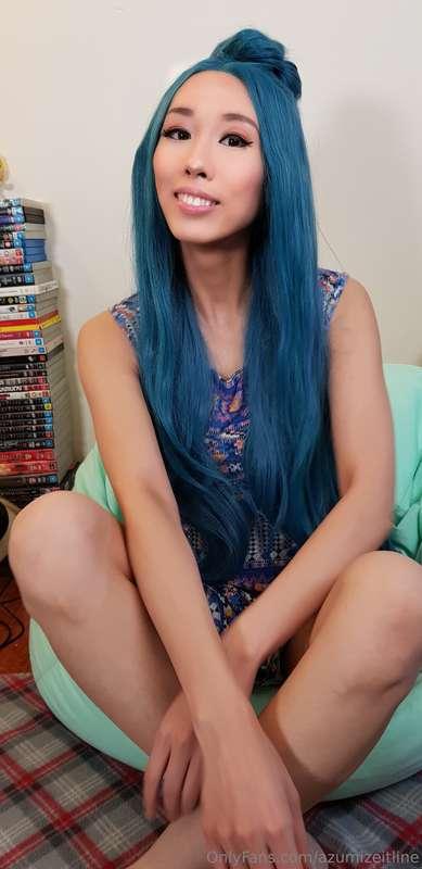 📘 ur geeky best friend that u want to fuck 💙