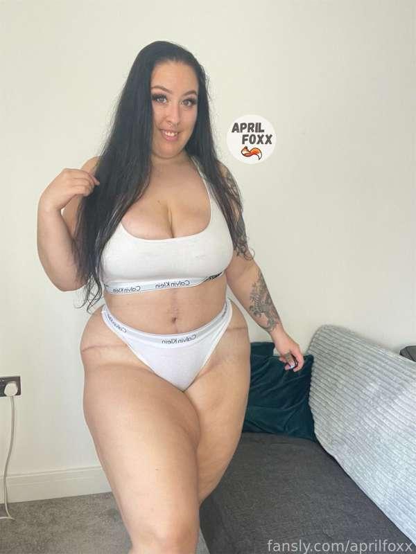 If you were my bf, would you want me to send you these kind of photos?😈