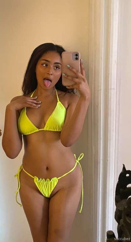 happy friday enjoy these hot pics of me 🍓🍓🍓!
would you make ..