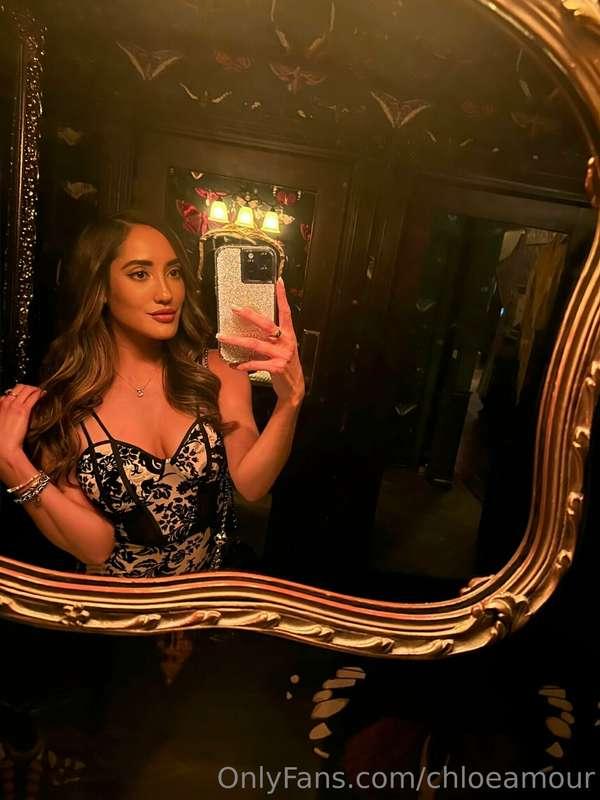Had an amazing dinner the other night. Do you like my outfit..
