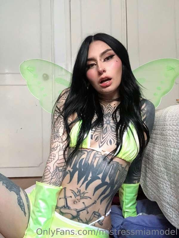 ## 🧚‍♂️ Tinkerbell is lost, looking for her Peter Pan 🍆...