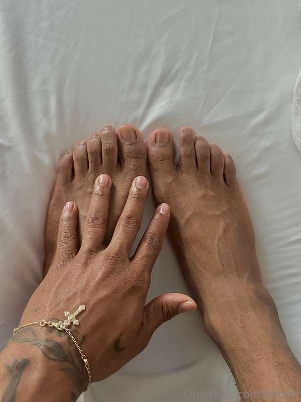 got my toes done who sucking them now ? 😮‍💨👃🏾🦶🏽