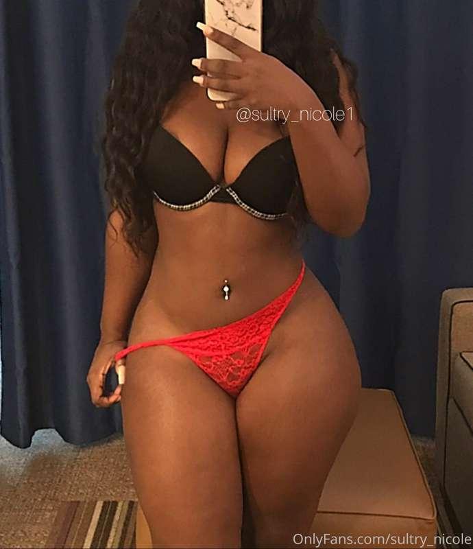 Waiting for you to pound this pussy!🐱