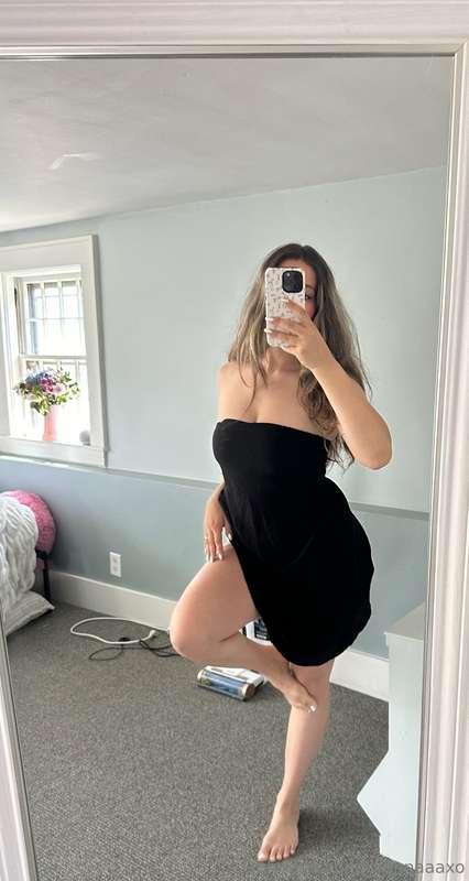 i bet you want to see what's inside this dress 😍
