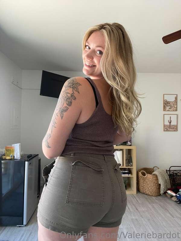 Happy Thursday fuckers 🥰